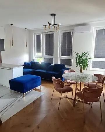 Airport Okecie Klobucka Apartment Warschau